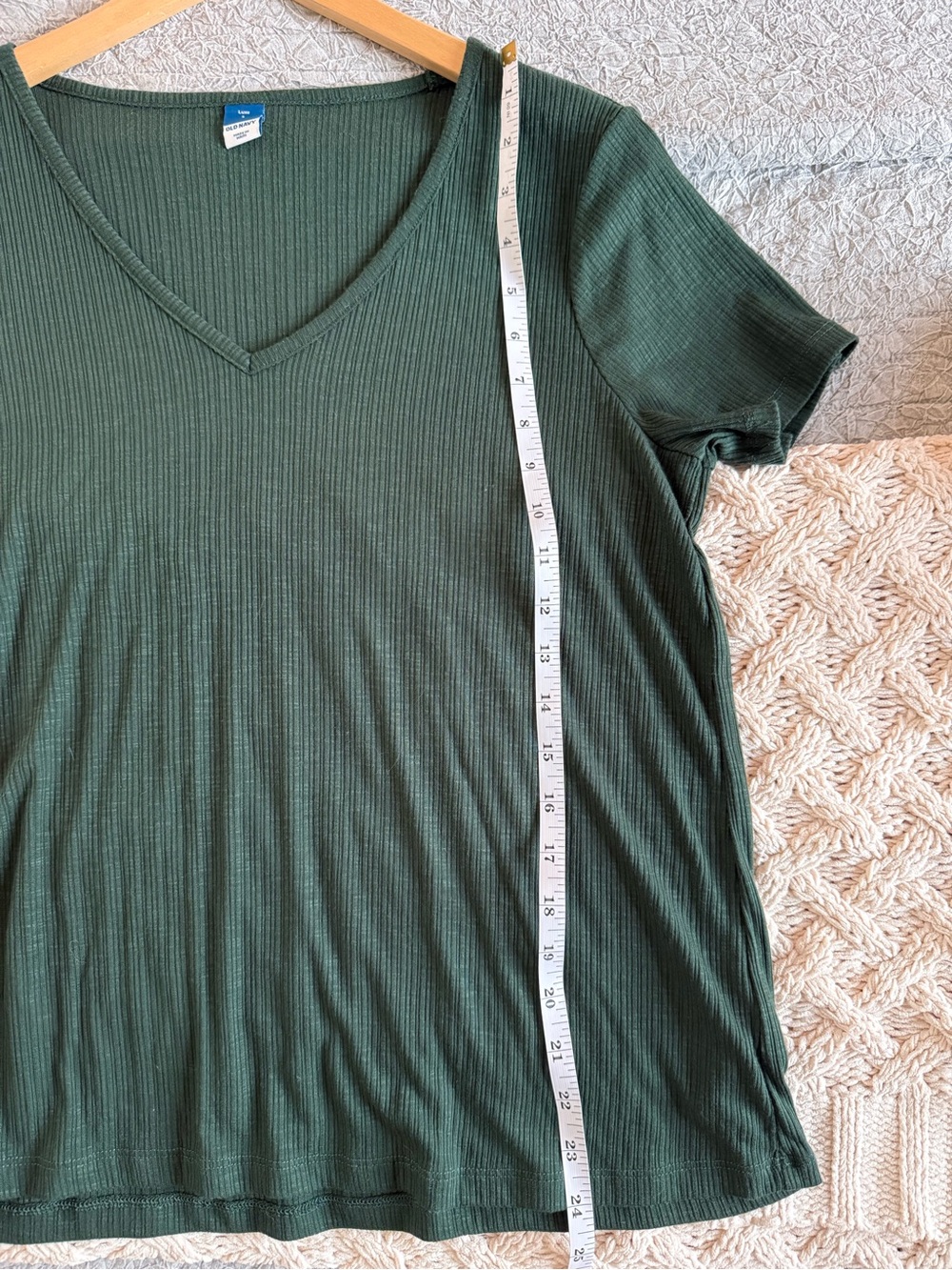 Old Navy Luxe Ribbed V-Neck Top - Picture 5 of 6